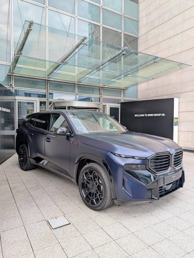 2026 BMW XM FROZEN TANZANITE BLUE 00