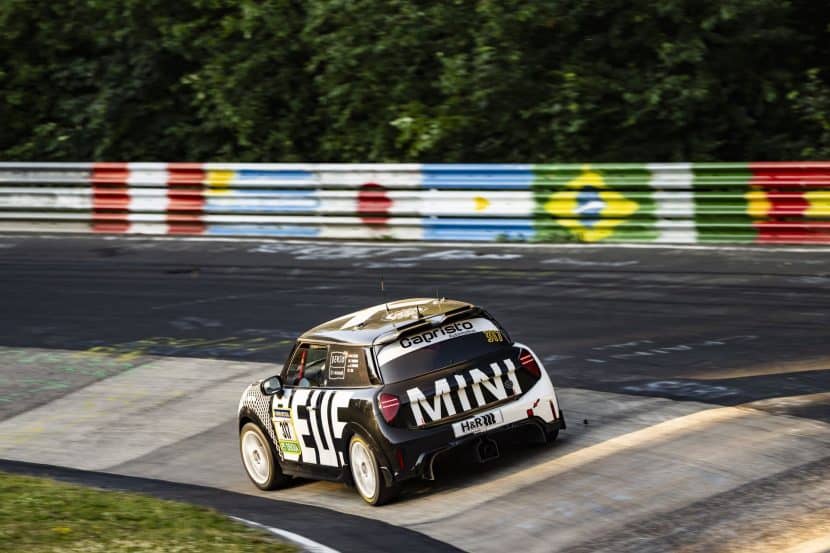 MINI 24 HRS NURBURGRING 01