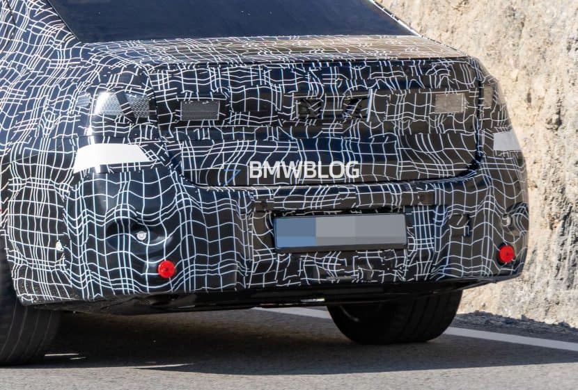 2027 BMW 7 Series facelift prototype rear end with light bar