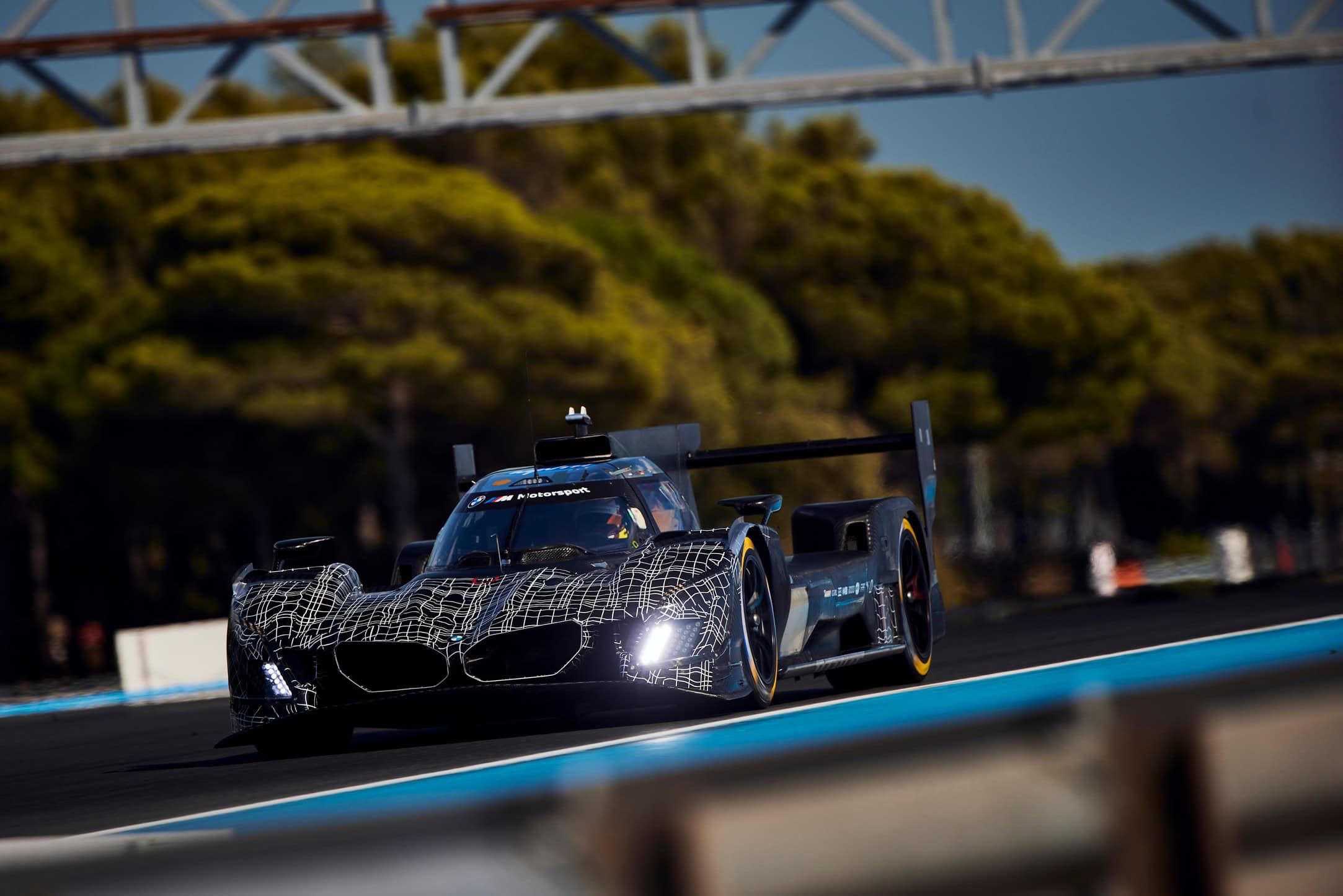 2026 BMW M HYBRID V8 1