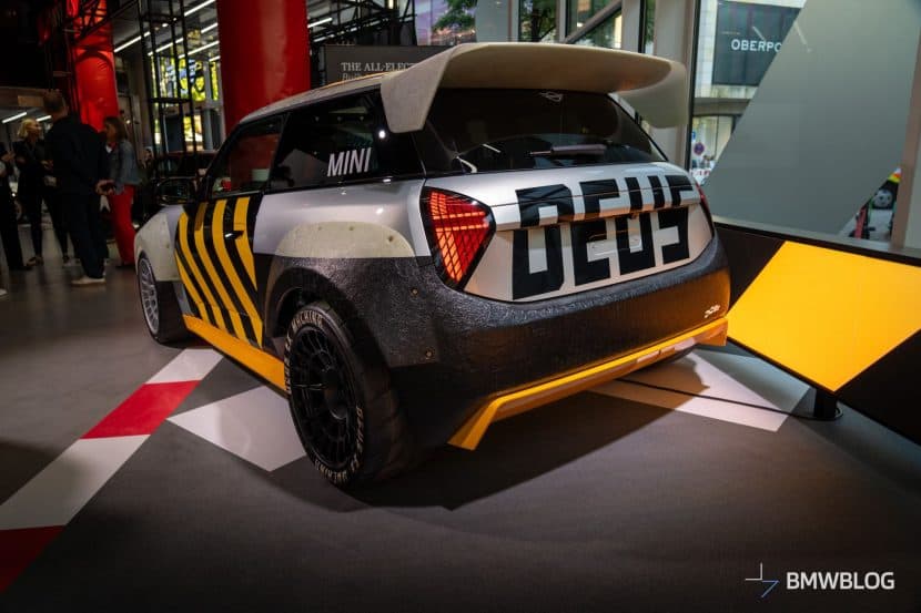 MINI DEUS EX MACHINA SKEG rear-end