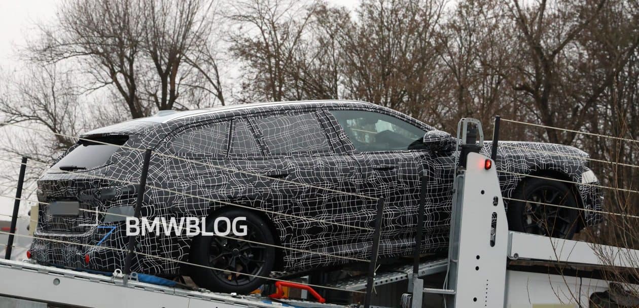 2027 BMW 5 SERIES TOURING FACELIFT side view