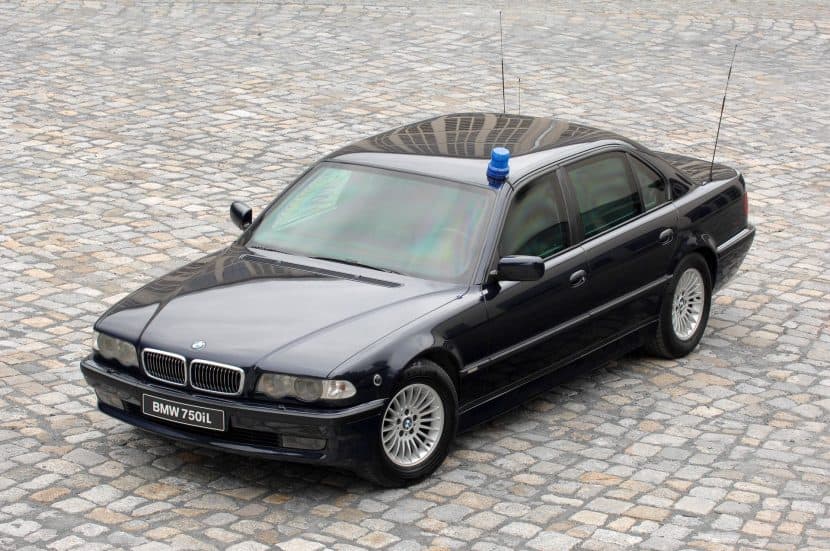 BMW 750IL SECURITY VEHICLE E38 06