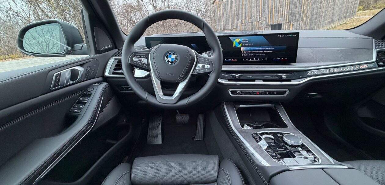 BMW X5 XDRIVE50E REVIEW interior design