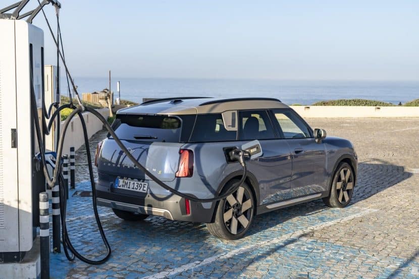 MINI COUNTRYMAN SE CHARGING 01