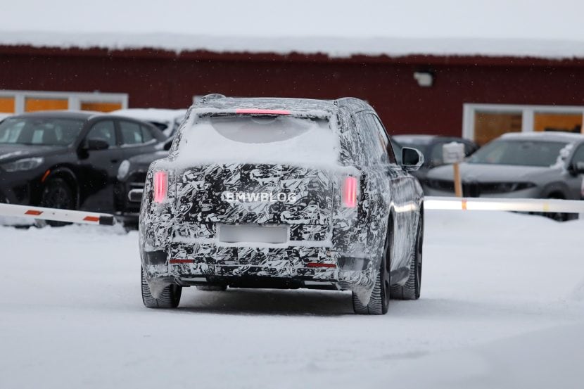 2027 ROLLS ROYCE ELECTRIC SUV rear end