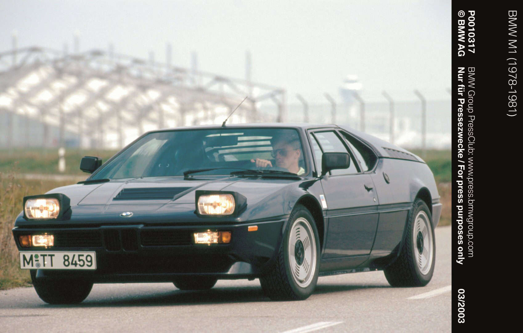 BMW M1 SUPERCAR