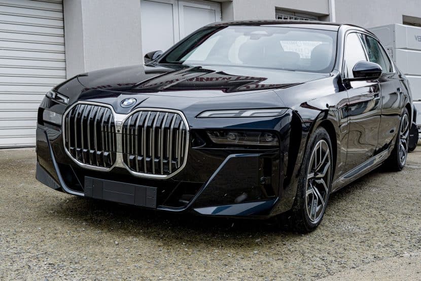 BMW Gifts Six-Figure 7 Series To Train Future Technicians
