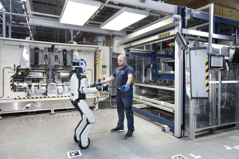 BMW HUMANOID ROBOTS 04