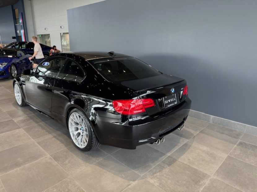2011 BMW M3 LOW MILES 00