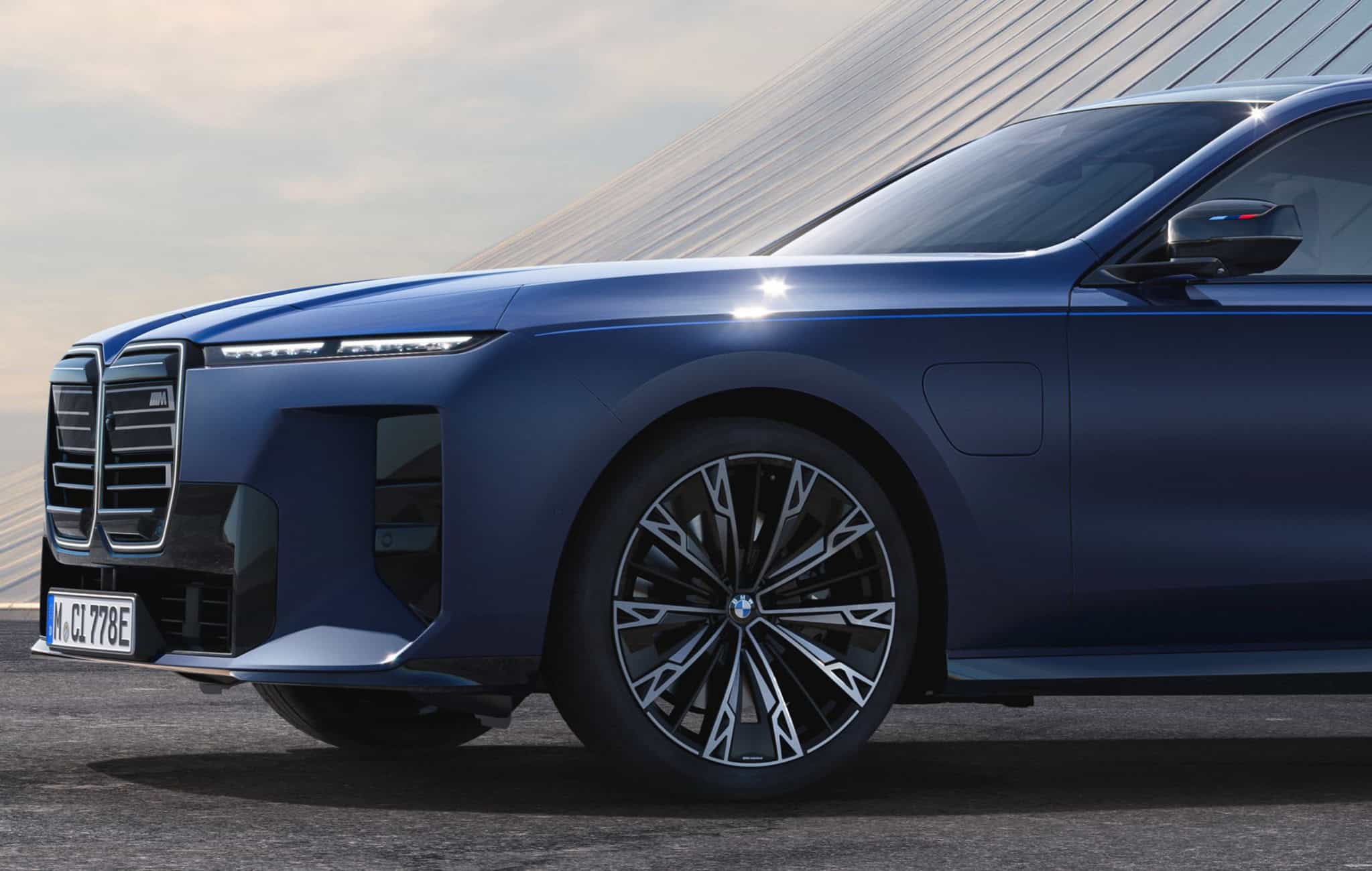 2027 BMW M760E 1