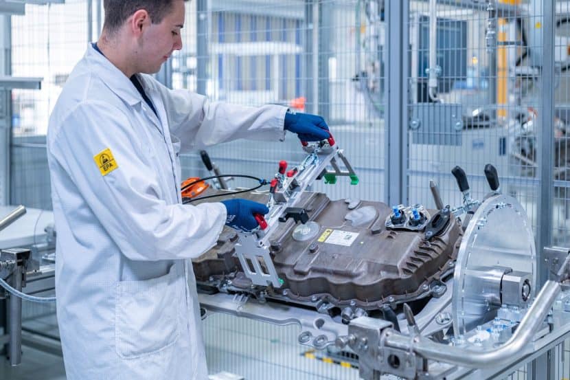BMW IX5 HYDROGEN ENERGY MASTER 01