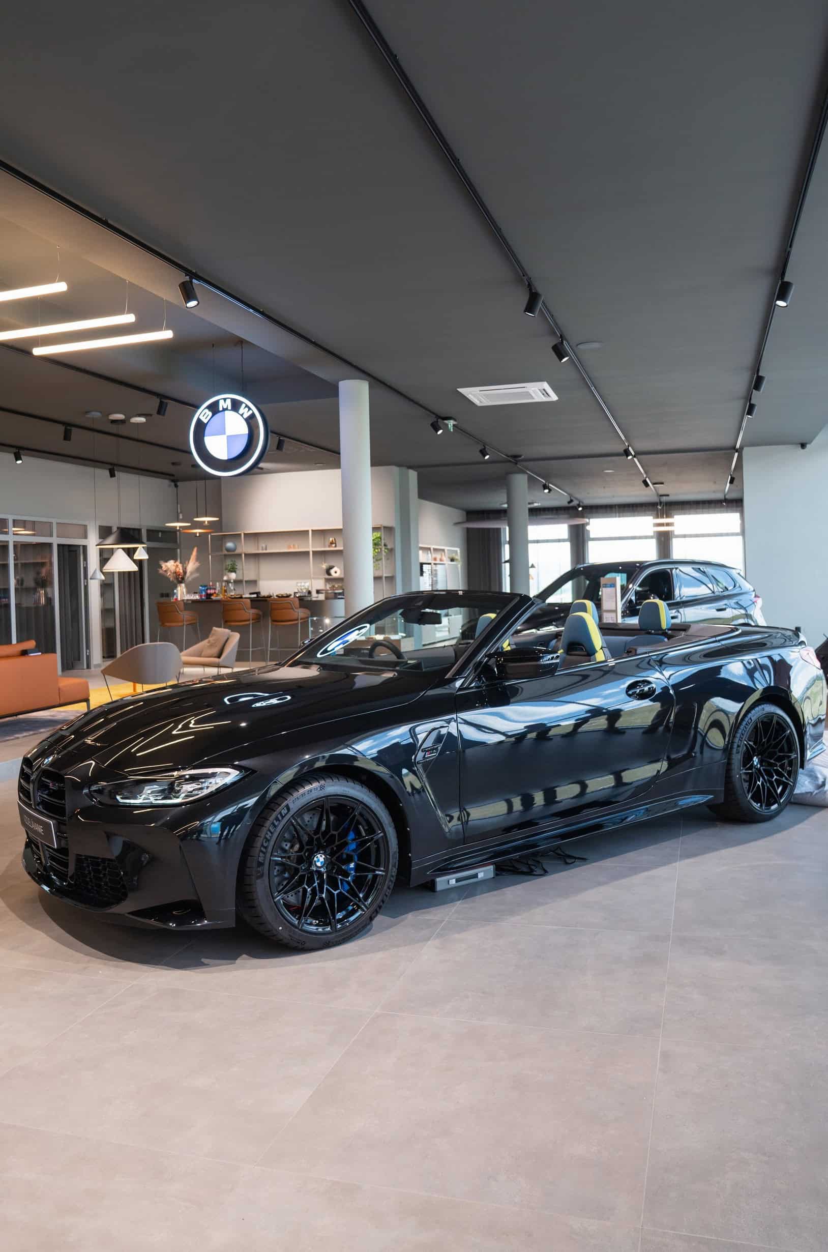 BMW M4 CONVERTIBLE 2