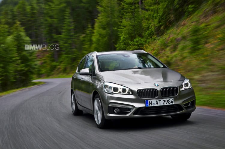 225i-active-tourer-9