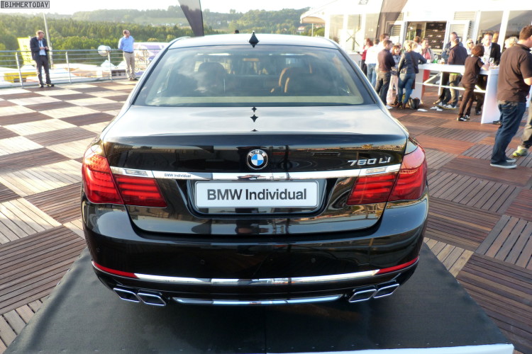 BMW 760Li Autobahn Acceleration Test Shows Why The V12 Will Be Missed