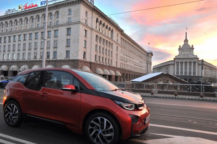 2015 BMW i3 Video Review