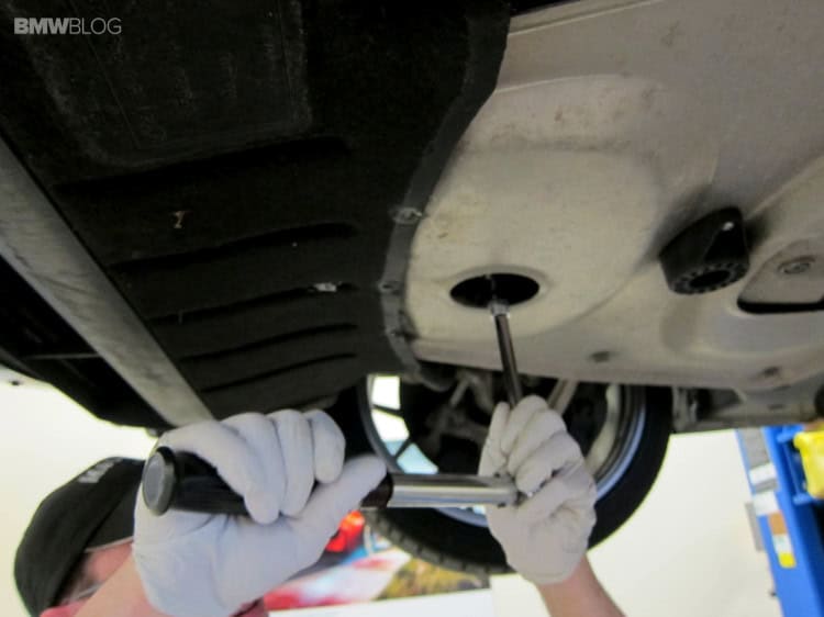 BMW-oil-change-castrol-20