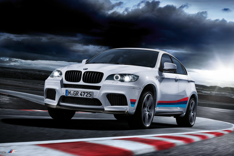 Video: 750 HP BMW E71 X6 M drag races Lamborghini Urus