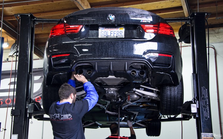 Black Sapphire BMW M4