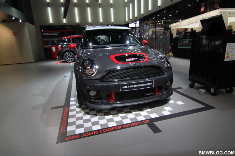Videos: MINI Paceman and MINI John Cooper Works GP at the 2012 Paris Motor Show