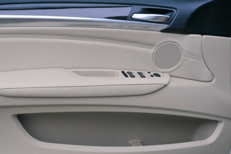 Test Drive: 2010 BMW X6 xDrive35i – Utility Hidden Under Sport