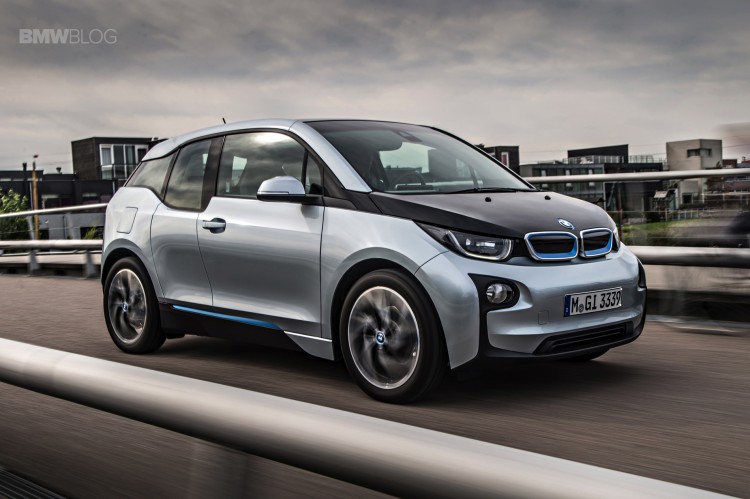 Pedestrian Warning with City Braking Activation -01