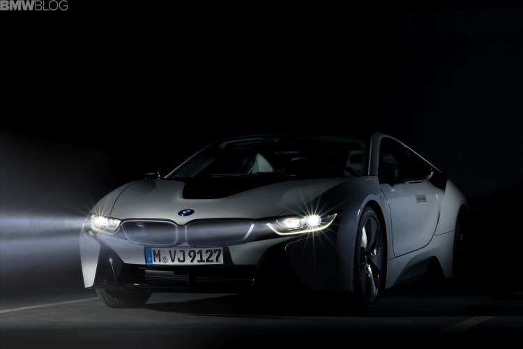 BMW Laserlights will be celebrating their world premiere as of Fall 2014. Organic Light planned