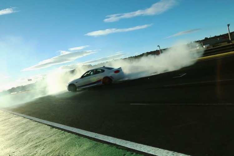 Video: 4 Drivers. Right lines,﻿ Wrong circuit!