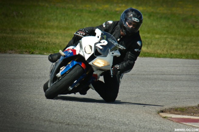 bmw-s1000rr-race-track-20
