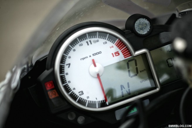 bmw-s1000rr-review-53