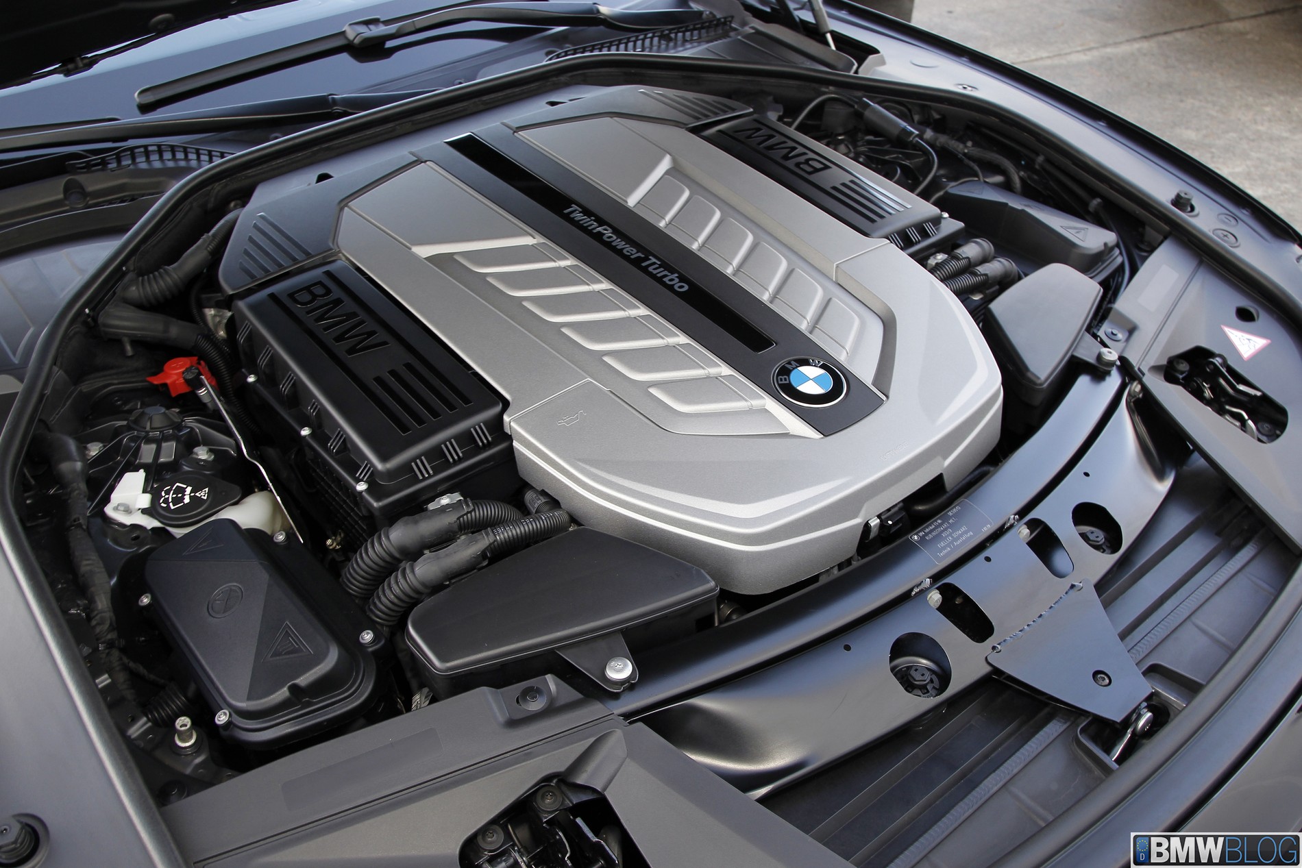 BMW V12 N74