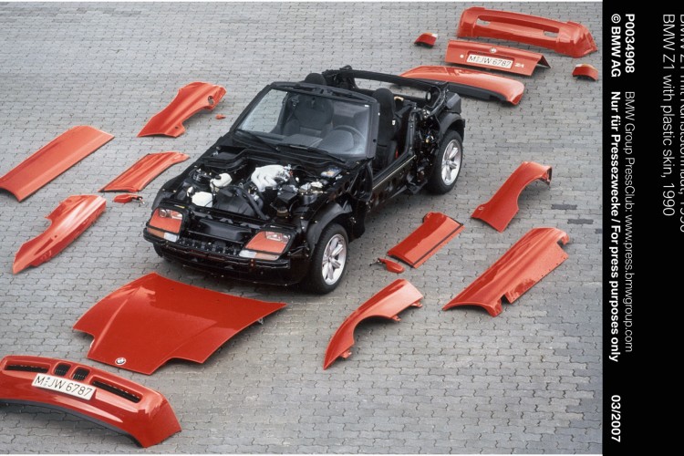 BMW Z1: The story behind the lightweight and durable body panels