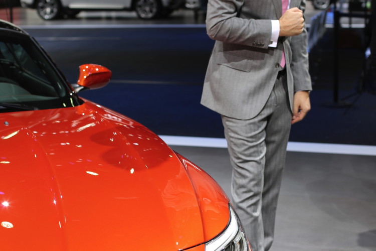 Video: BMWBLOG gets an exclusie preview of the BMW stand in Detroit