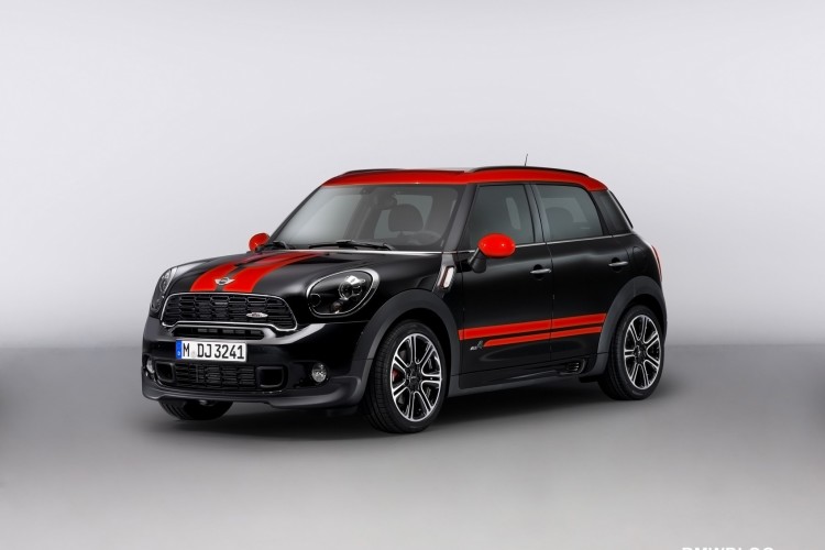 World Premiere: MINI Countryman JCW